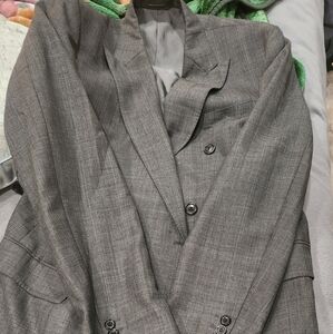Hugo Boss 2 piece suit size 37 Reg